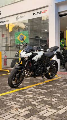 KAWASAKI Z900 